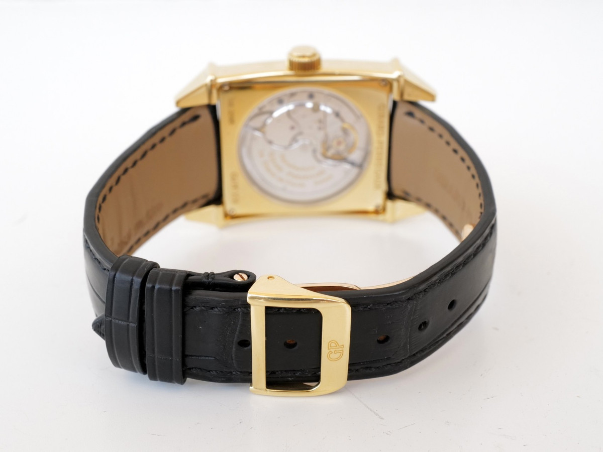 Swiss watch Girard Perregaux Vintage 45 Power Reserve 18K Yellow Gold