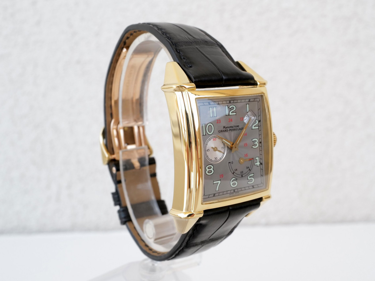 Swiss watch Girard Perregaux Vintage 45 Power Reserve 18K Yellow Gold