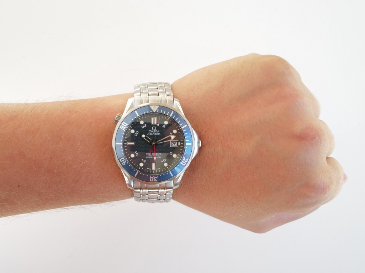 Швейцарские часы Omega Seamaster Diver 300M GMT 41