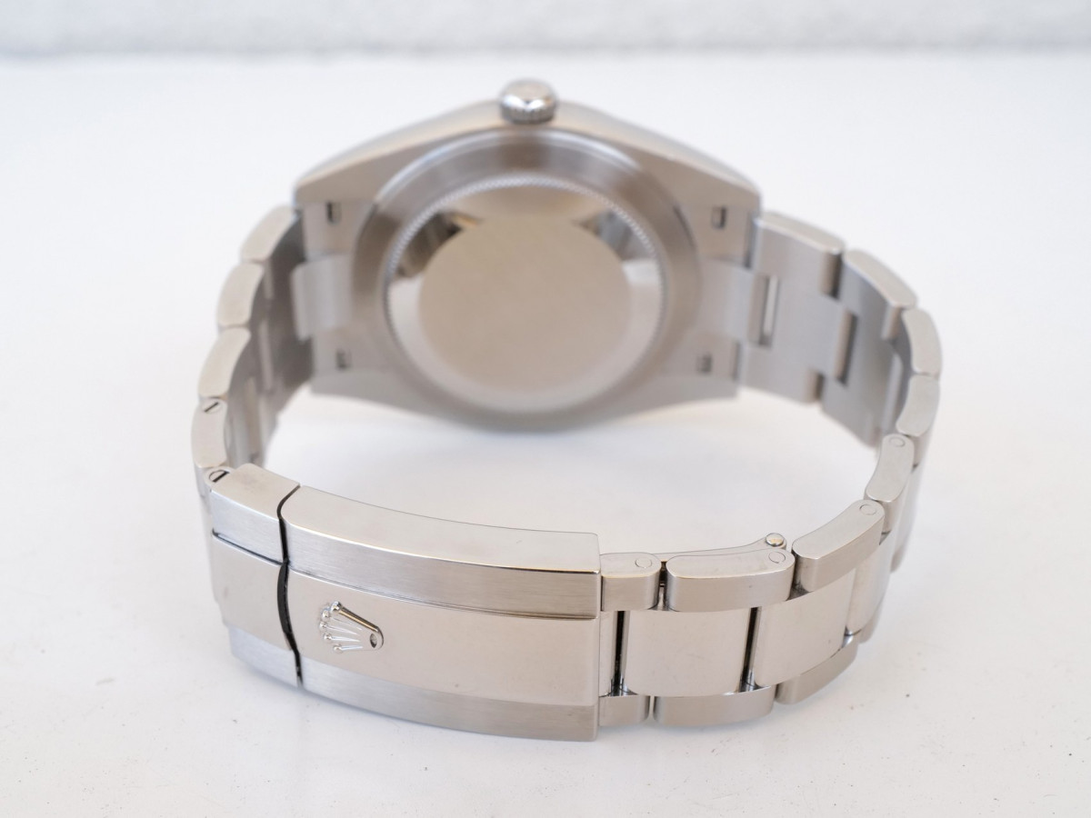 Швейцарський годинник Rolex Datejust 41 Oyster White Index Dial