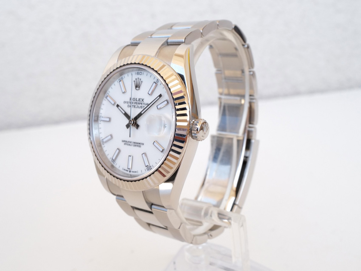 Швейцарський годинник Rolex Datejust 41 Oyster White Index Dial