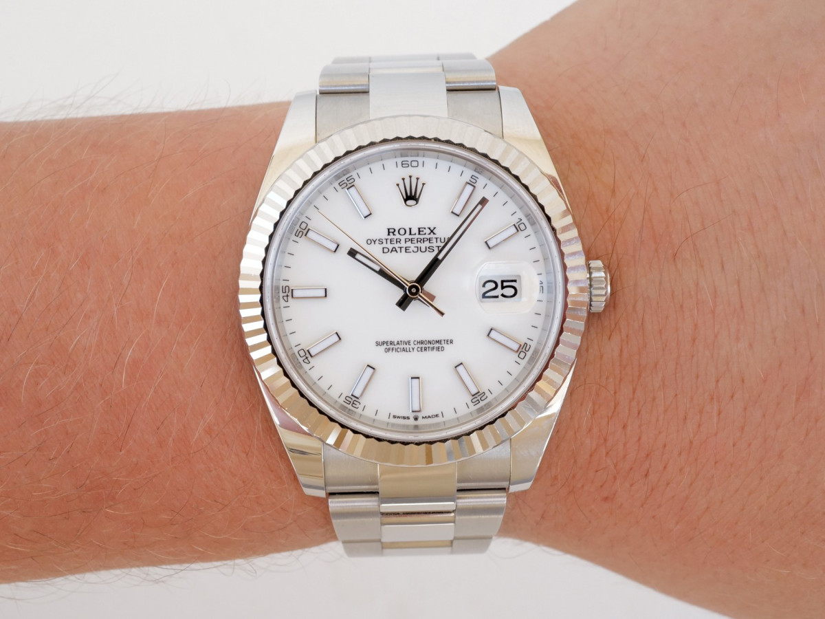 Швейцарський годинник Rolex Datejust 41 Oyster White Index Dial