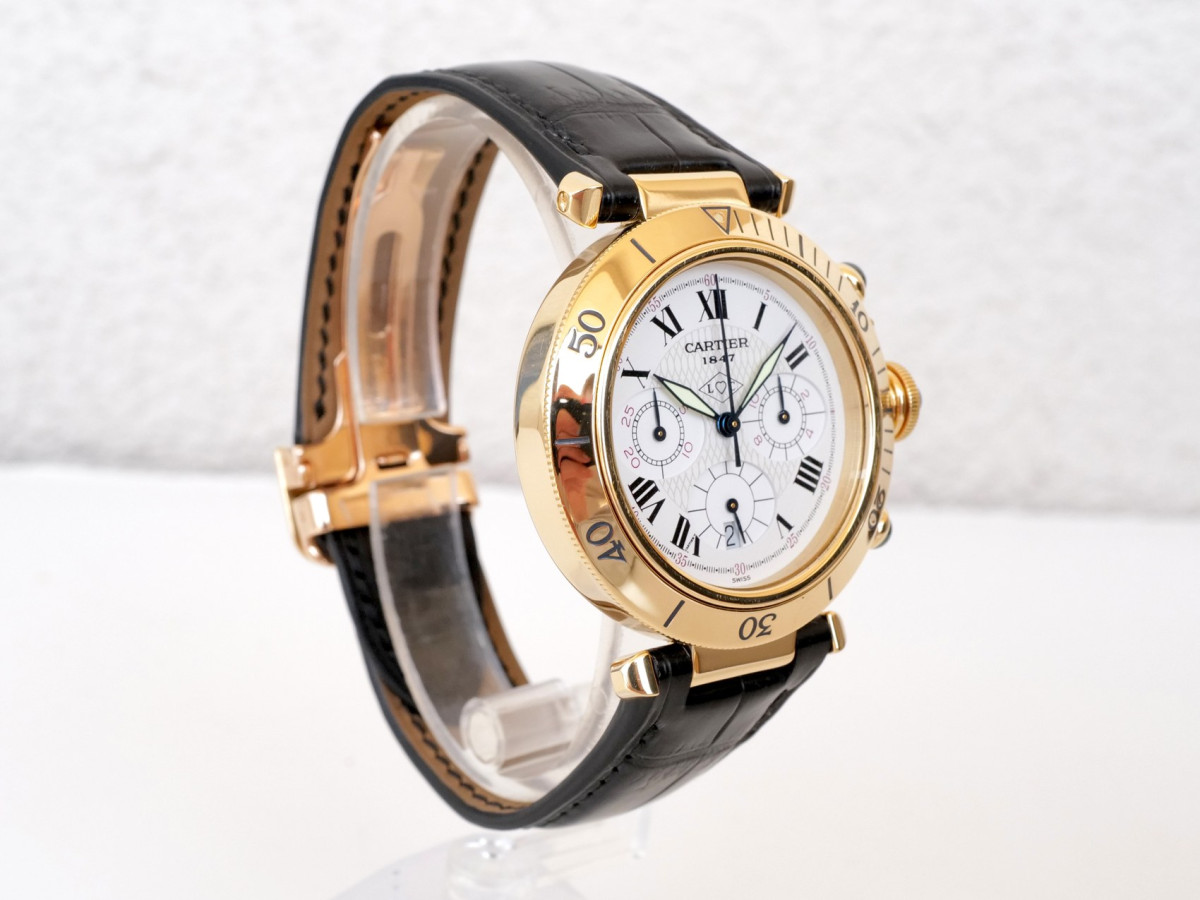 Швейцарские часы Cartier Pasha 18K Yellow Gold Chronograph Anniversary Dial 38