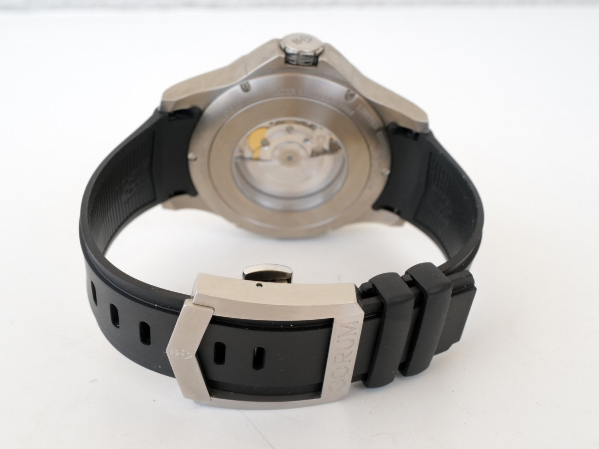 Швейцарський годинник Corum Admiral Racer Series Titanium Limited Edition of 50