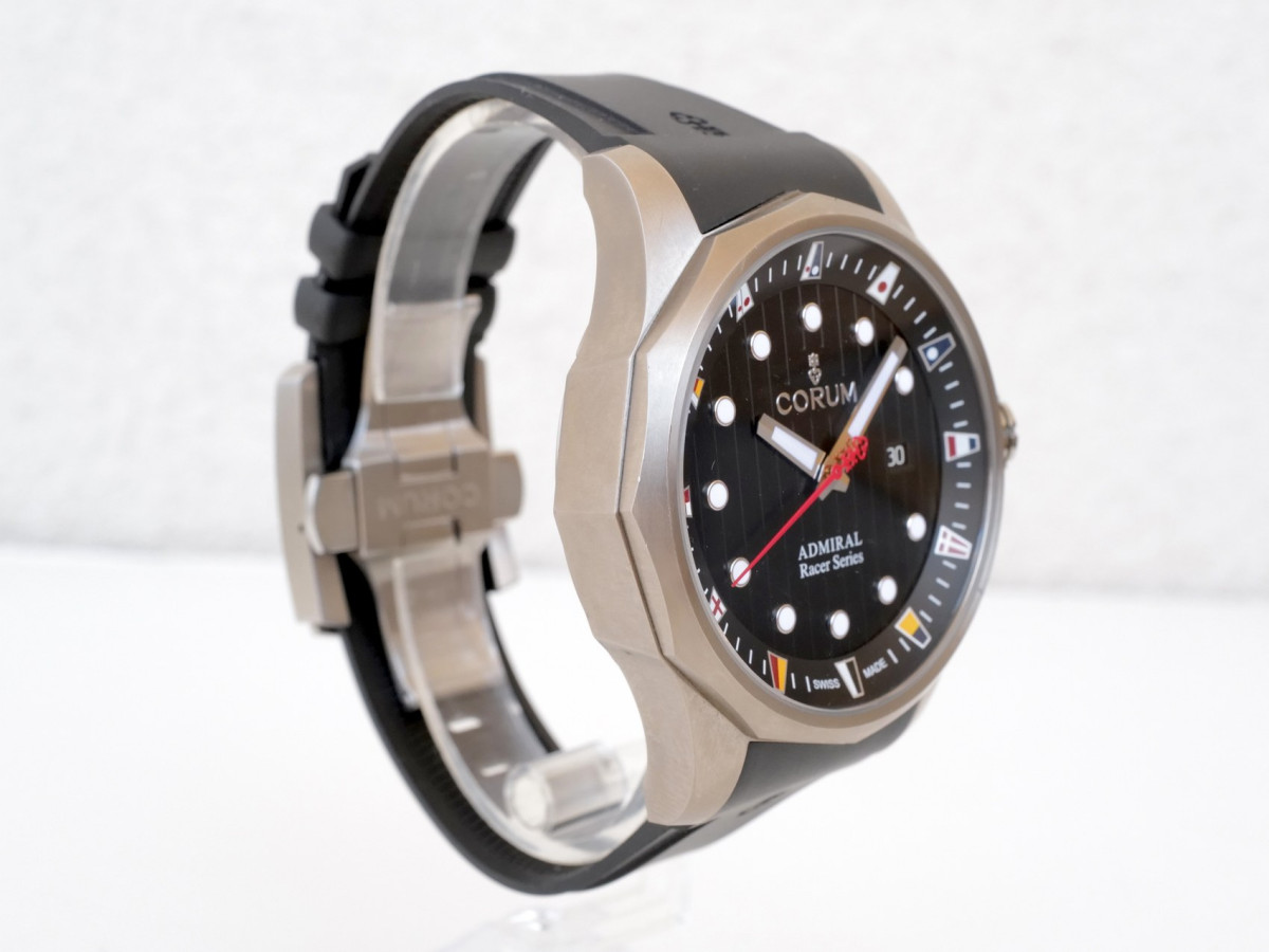 Швейцарський годинник Corum Admiral Racer Series Titanium Limited Edition of 50