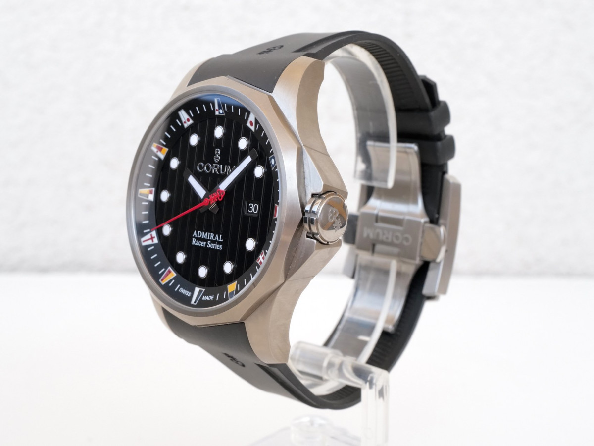 Швейцарський годинник Corum Admiral Racer Series Titanium Limited Edition of 50