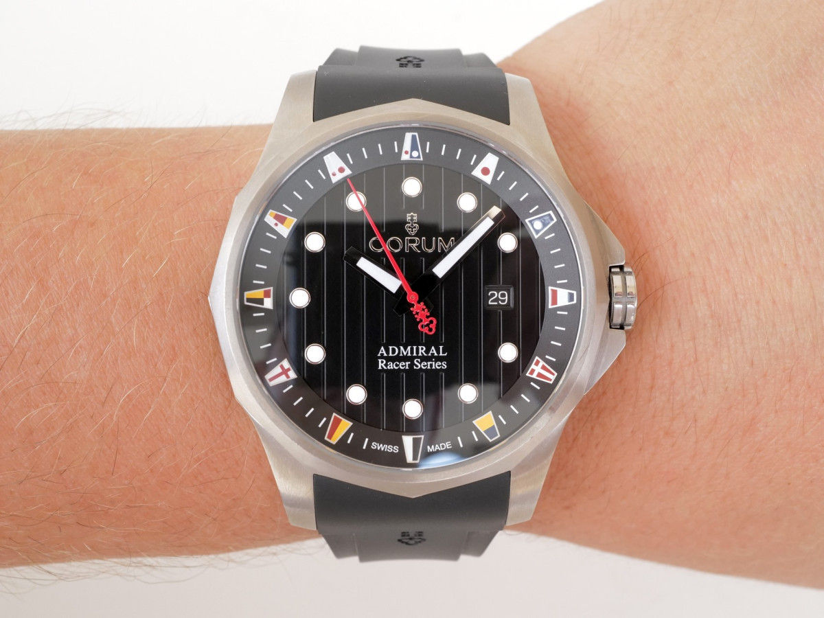 Швейцарський годинник Corum Admiral Racer Series Titanium Limited Edition of 50