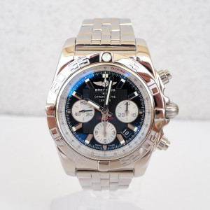 Швейцарський годинник Breitling Chronomat Black Panda Dial 44