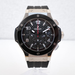 Швейцарские часы Hublot Big Bang 44 Chronograph Steel Ceramic Carbon Dial