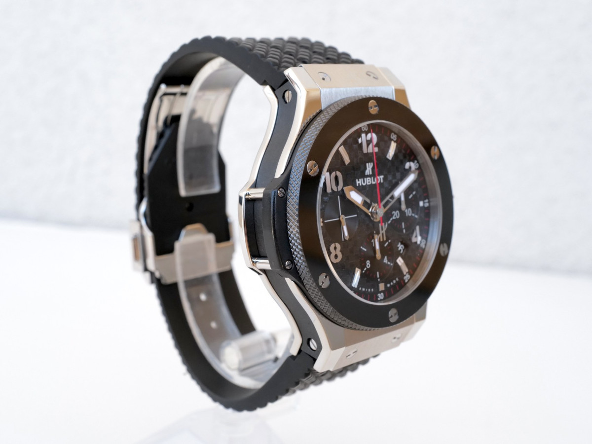 Швейцарские часы Hublot Big Bang 44 Chronograph Steel Ceramic Carbon Dial