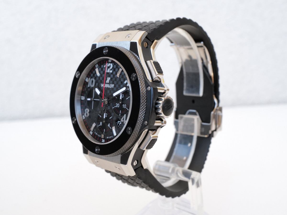 Швейцарские часы Hublot Big Bang 44 Chronograph Steel Ceramic Carbon Dial