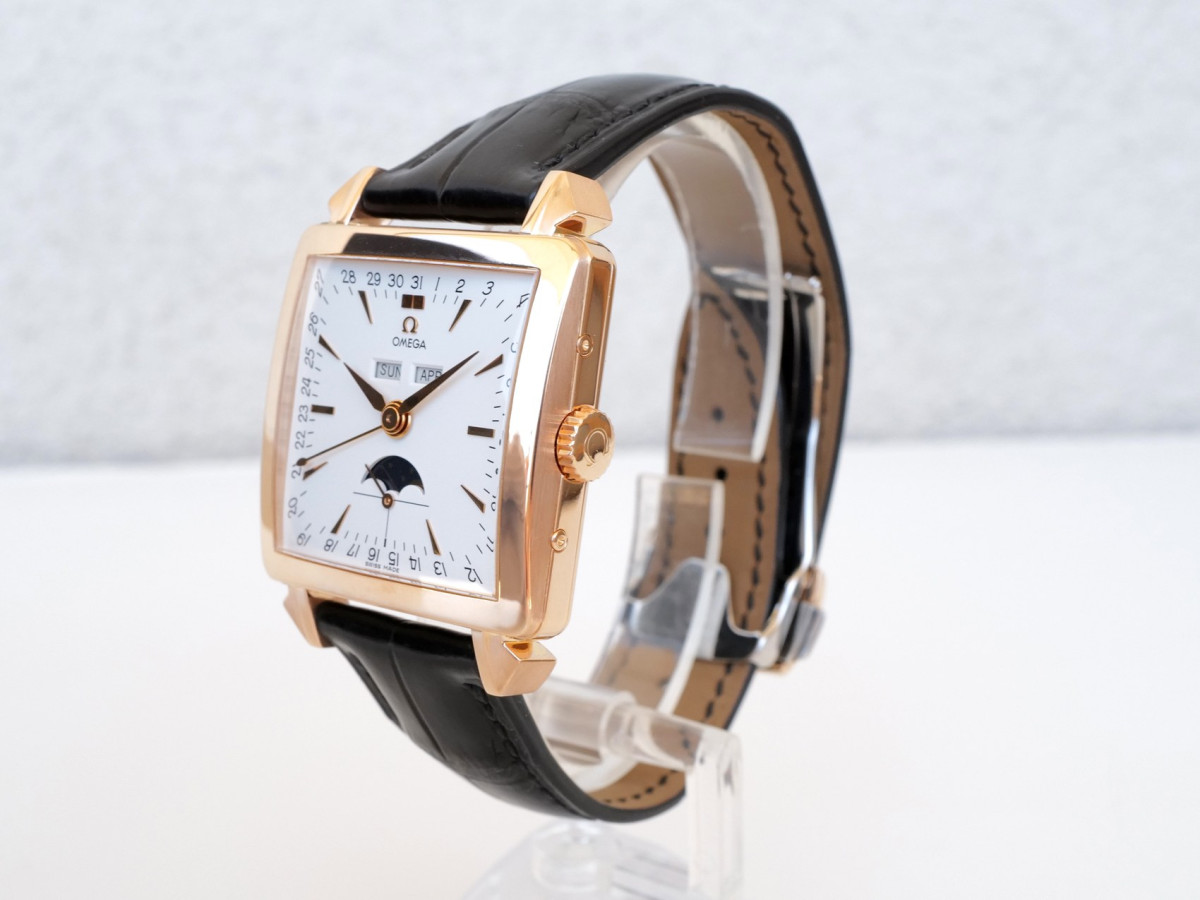 Swiss watch Omega Museum Collection Cosmic 1951 18K Rose Gold Limited Edition of 873