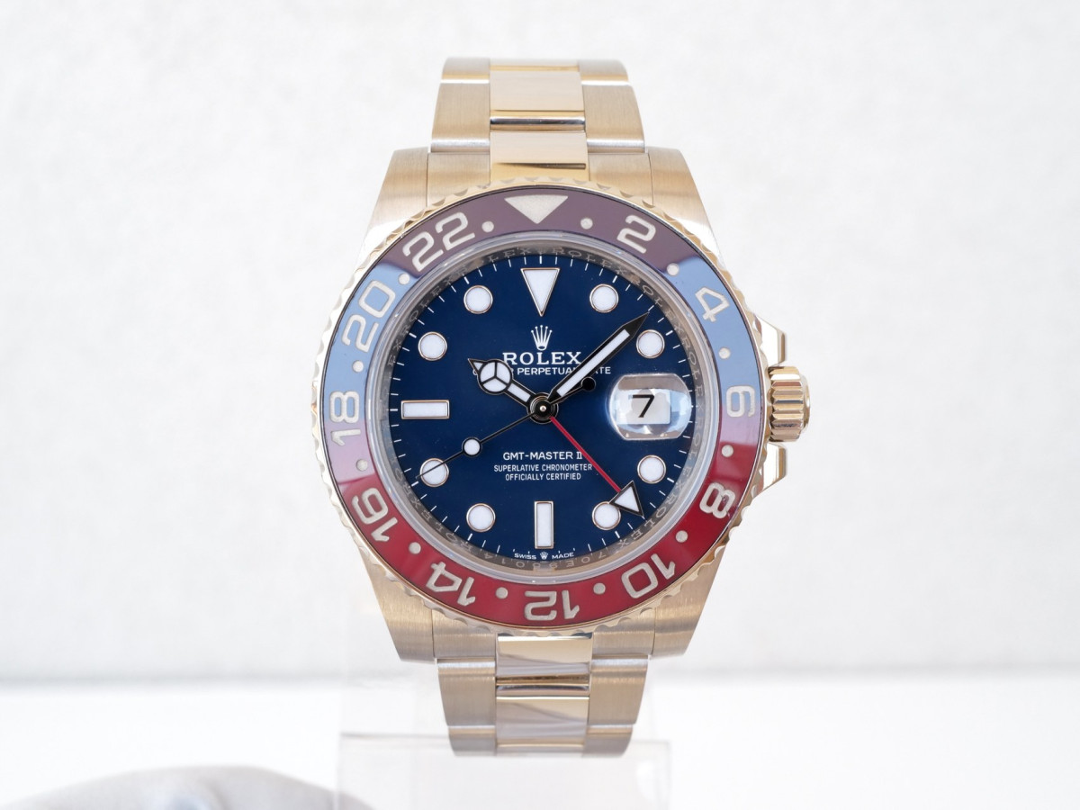 Швейцарские часы Rolex GMT-Master II Pepsi 18K White Gold Blue Dial 40