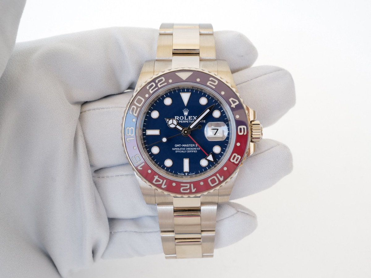 Швейцарские часы Rolex GMT-Master II Pepsi 18K White Gold Blue Dial 40