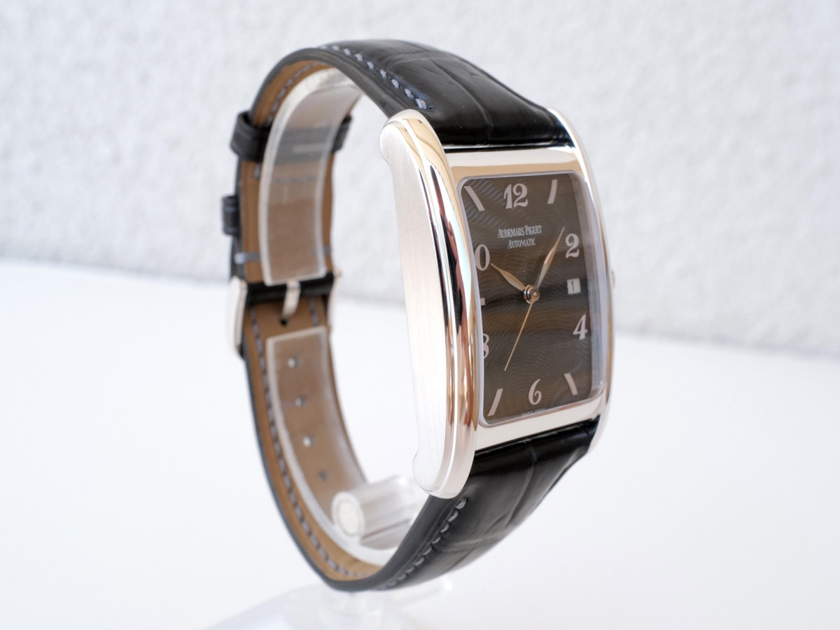 Швейцарские часы Audemars Piguet Edward Piguet Black Dial 18K White Gold