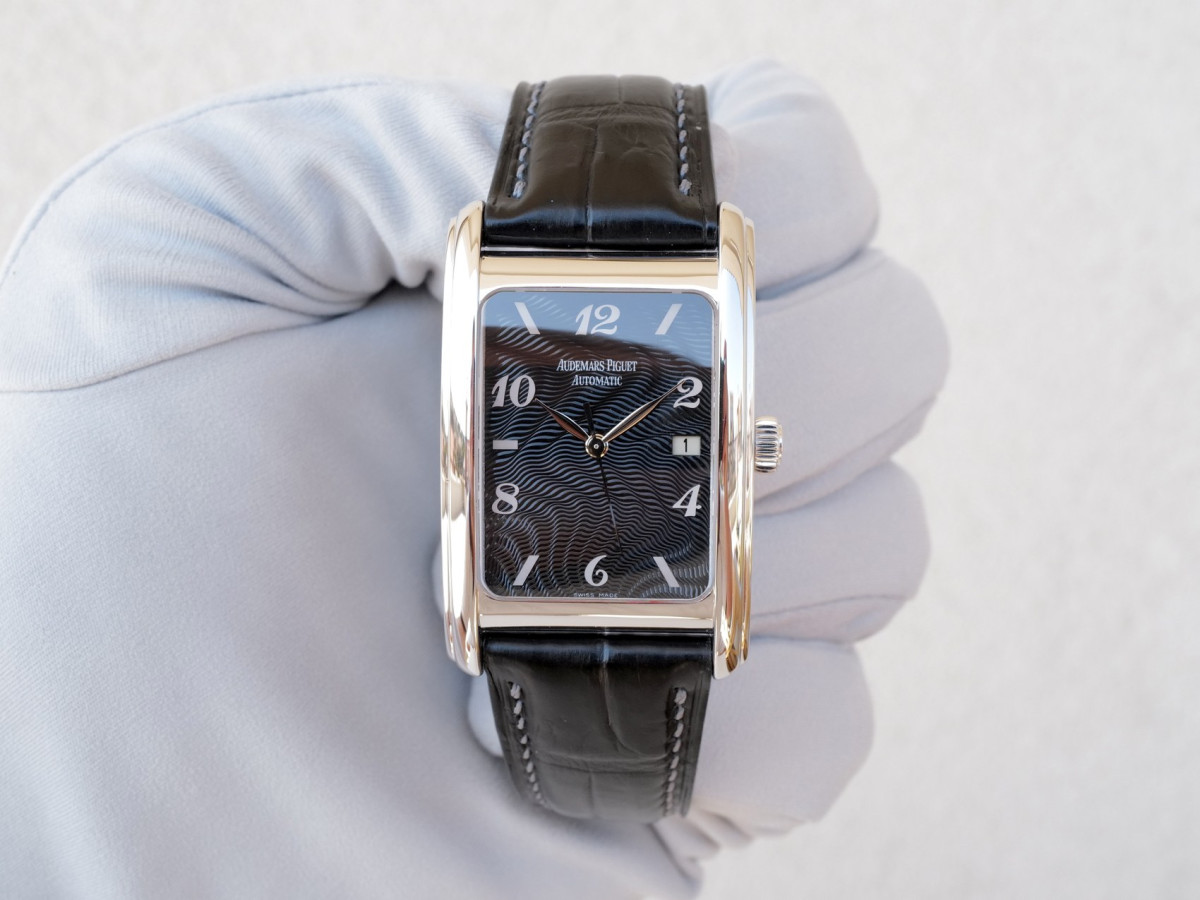 Швейцарские часы Audemars Piguet Edward Piguet Black Dial 18K White Gold