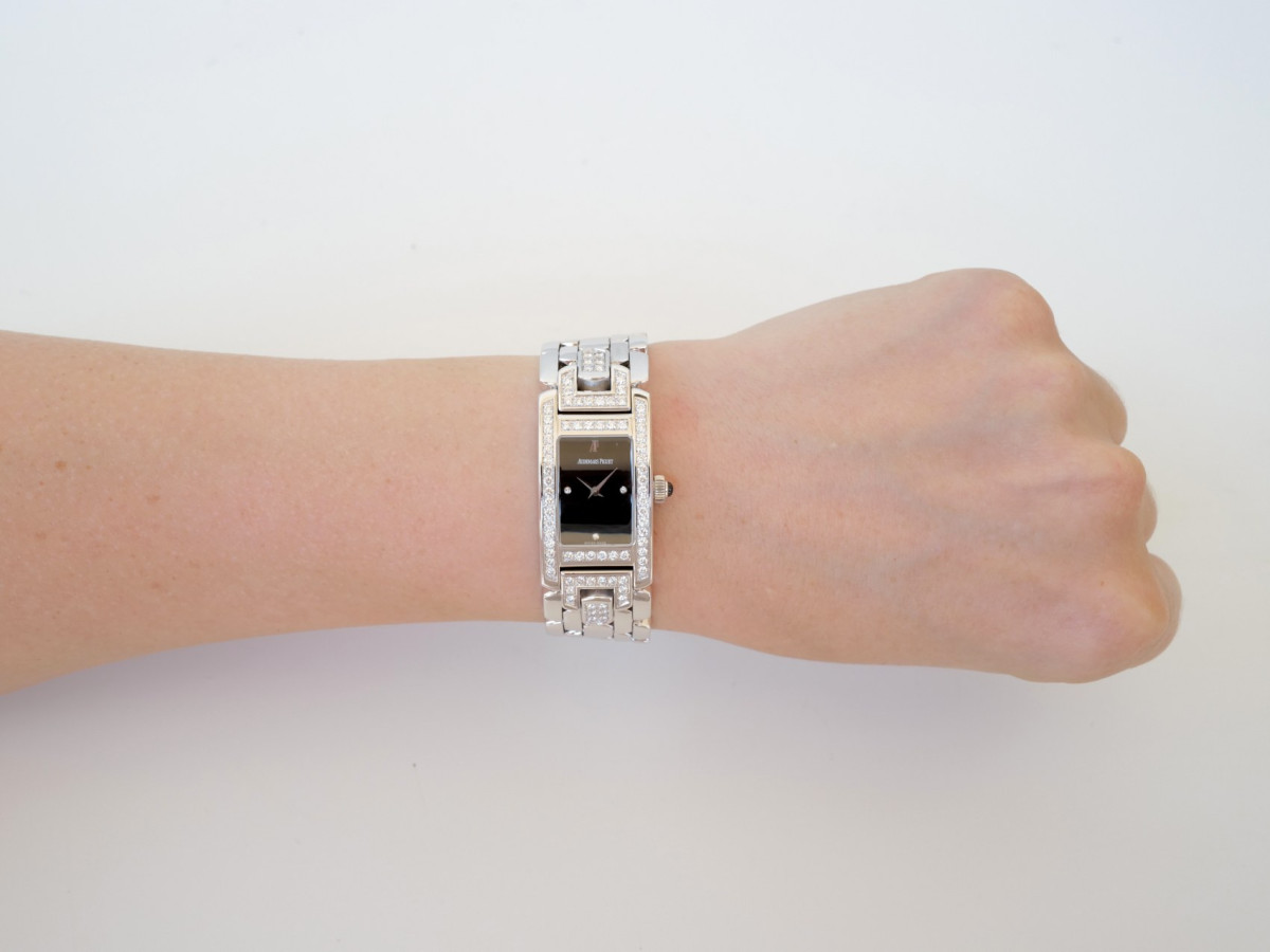 Швейцарские часы Audemars Piguet Promesse Black Dial Diamonds 18K White Gold