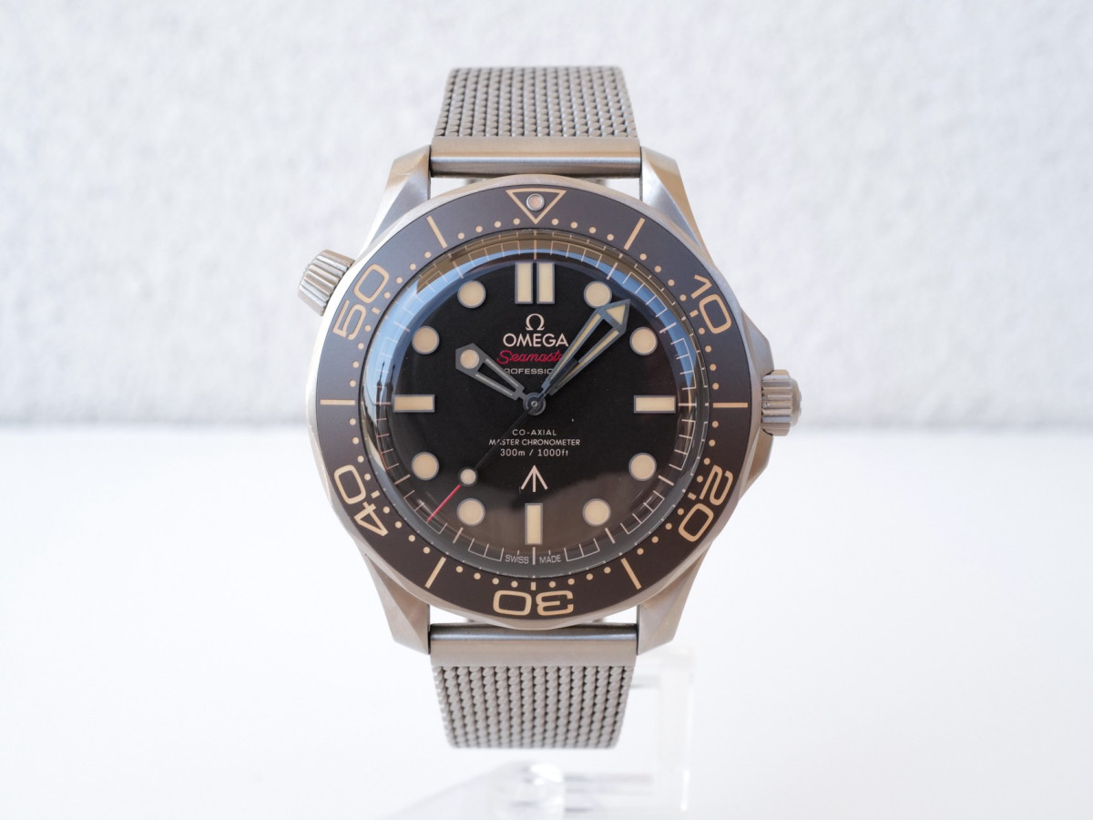 Swiss watch Omega Seamaster Diver 300M Edition 007 James Bond No Time to Die 42