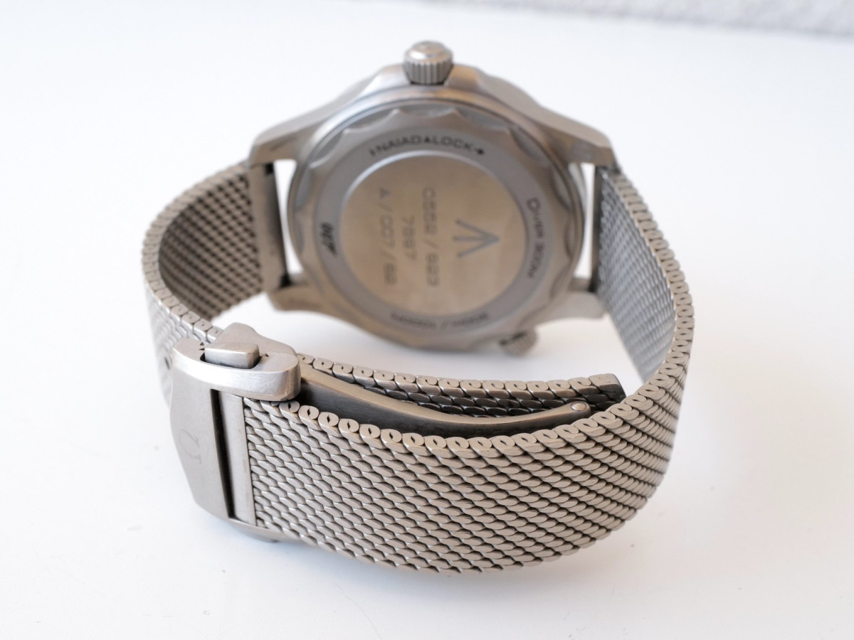 Swiss watch Omega Seamaster Diver 300M Edition 007 James Bond No Time to Die 42