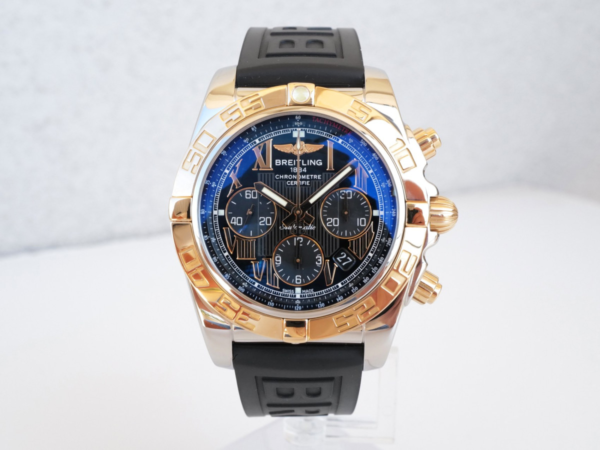 Швейцарський годинник Breitling Chronomat 44 Steel Gold Arabic Numerals Rubber Strap