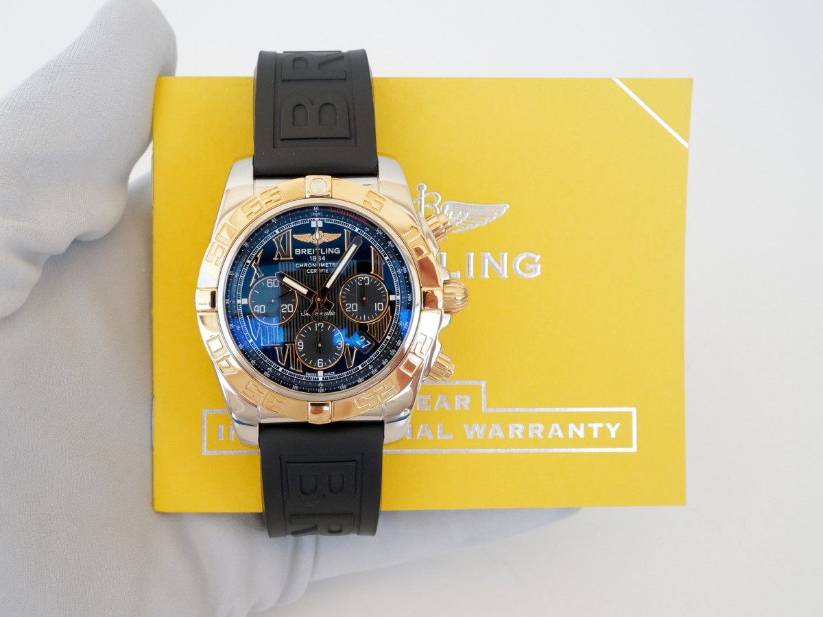 Швейцарський годинник Breitling Chronomat 44 Steel Gold Arabic Numerals Rubber Strap