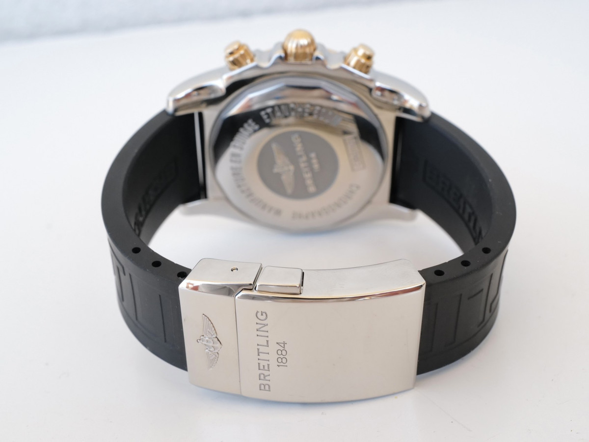 Швейцарський годинник Breitling Chronomat 44 Steel Gold Arabic Numerals Rubber Strap