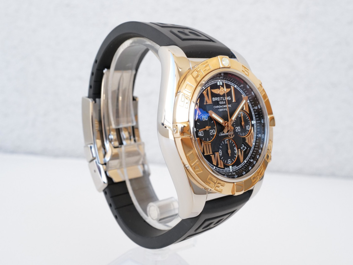 Швейцарський годинник Breitling Chronomat 44 Steel Gold Arabic Numerals Rubber Strap