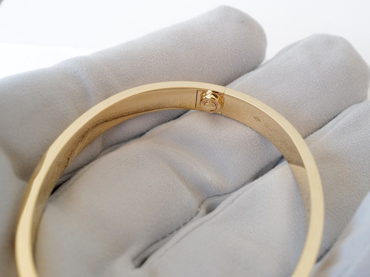 Швейцарские часы Cartier Love Bracelet Classic Model 16