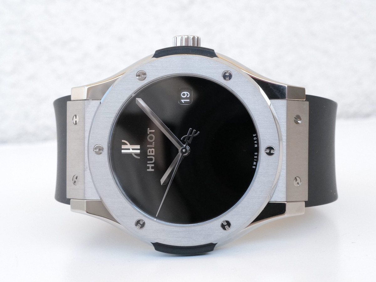 Швейцарские часы Hublot Classic Fusion 40 Years Anniversary Titanium 45 Limited edition of 200