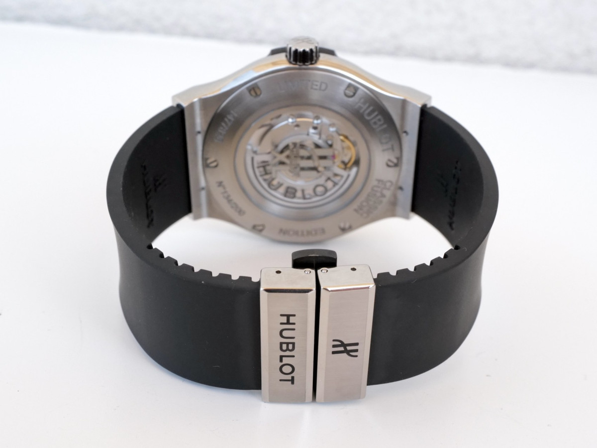 Швейцарские часы Hublot Classic Fusion 40 Years Anniversary Titanium 45 Limited edition of 200