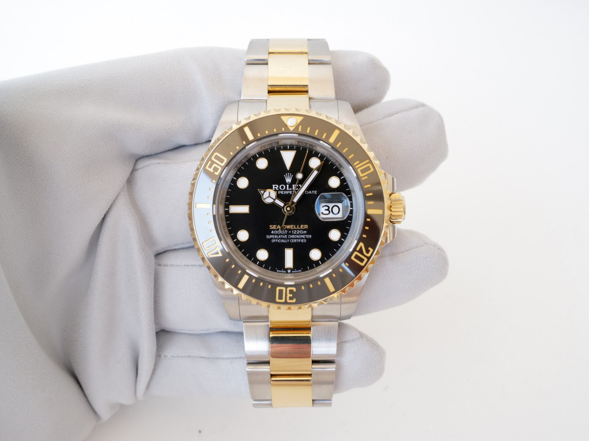 Швейцарський годинник Rolex Sea-Dweller Steel 18K Yellow Gold 43