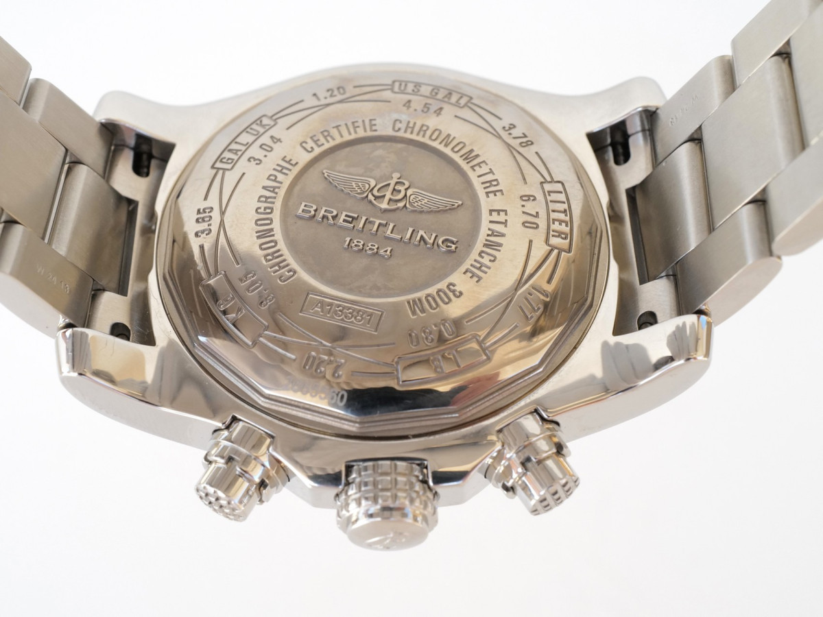 Швейцарський годинник Breitling Avenger II Chronograph Grey Dial 43