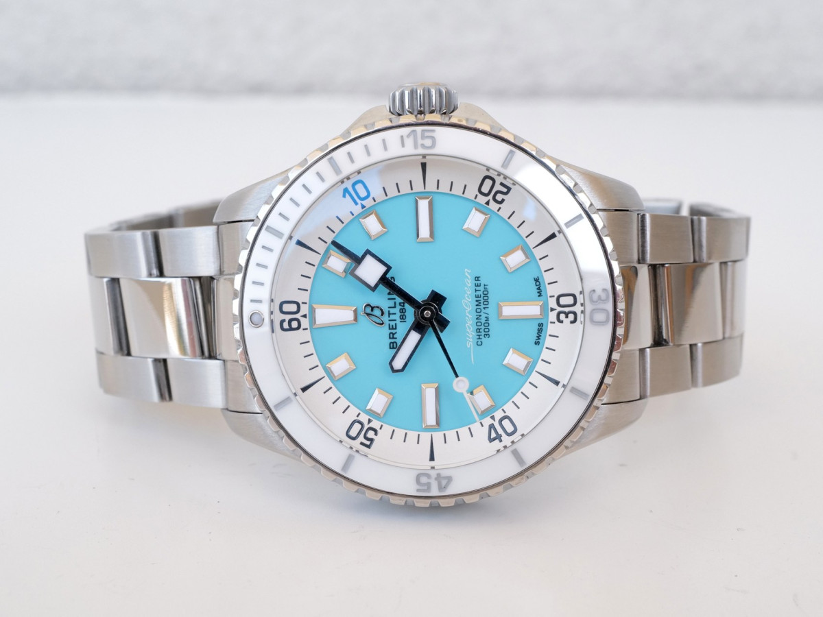 Швейцарський годинник Breitling Superocean Automatic Tiffany Dial 36