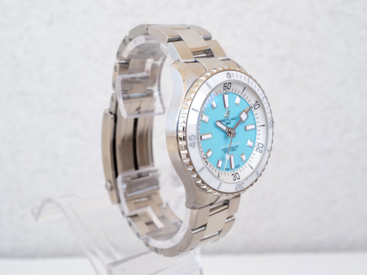 Швейцарський годинник Breitling Superocean Automatic Tiffany Dial 36