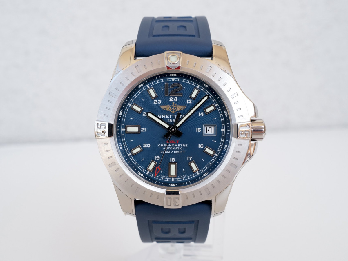 Швейцарський годинник Breitling Colt Automatic Blue Dial 44