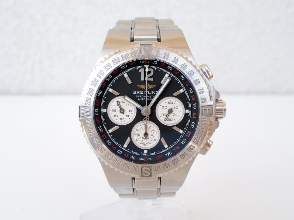 Швейцарський годинник Breitling Hercules Black Dial 45