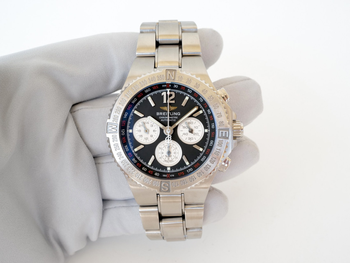 Швейцарський годинник Breitling Hercules Black Dial 45