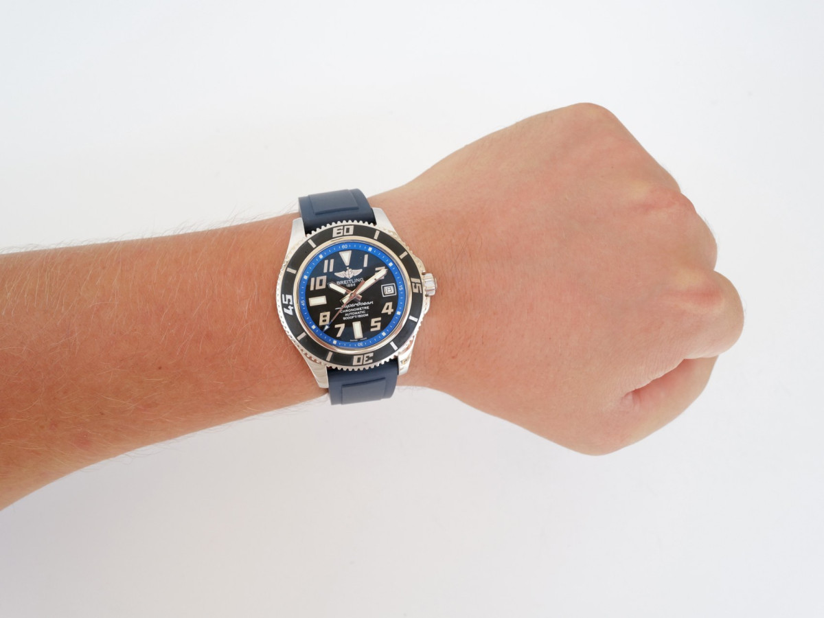 Швейцарський годинник Breitling Superocean 42