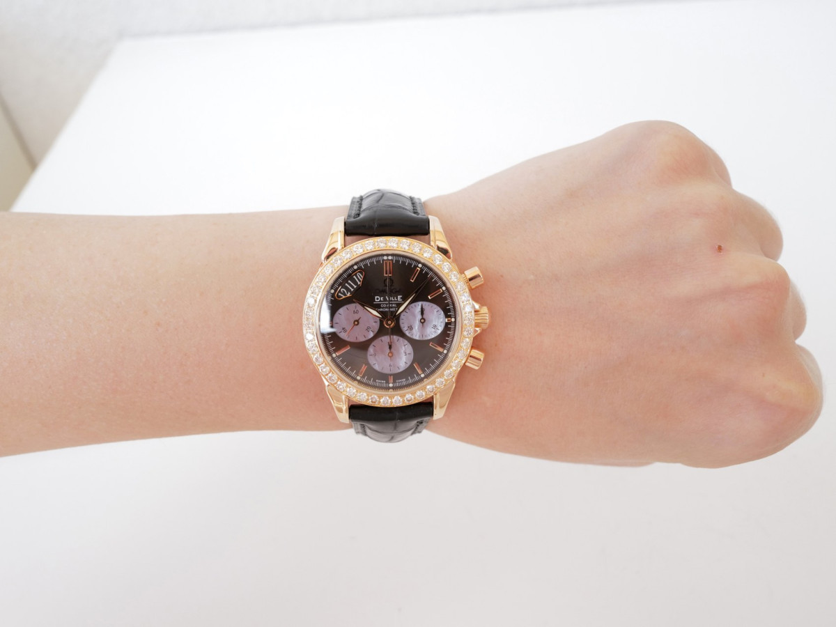 Швейцарские часы Omega De Ville Co-Axial Chronograph 18K Rose Gold Diamonds Brown MOP Dial 35