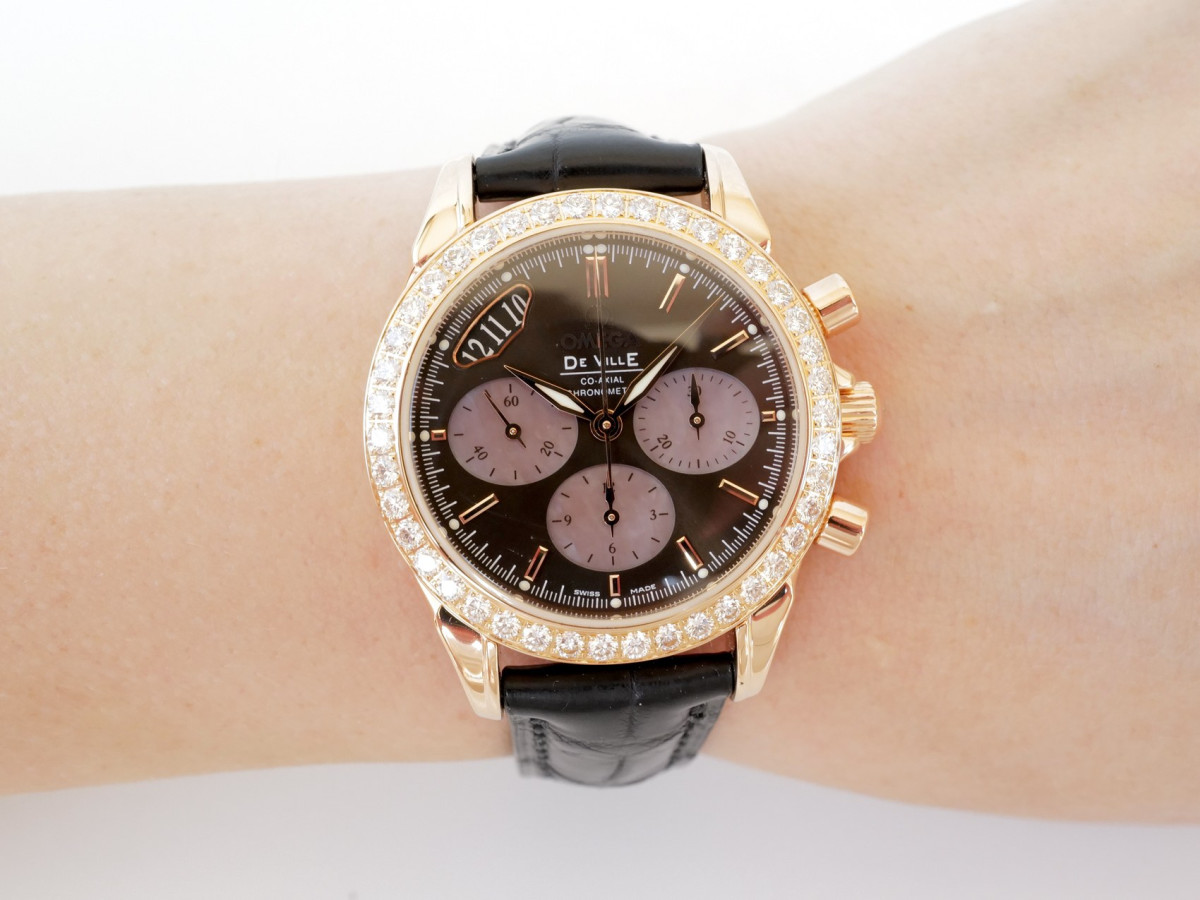 Швейцарские часы Omega De Ville Co-Axial Chronograph 18K Rose Gold Diamonds Brown MOP Dial 35