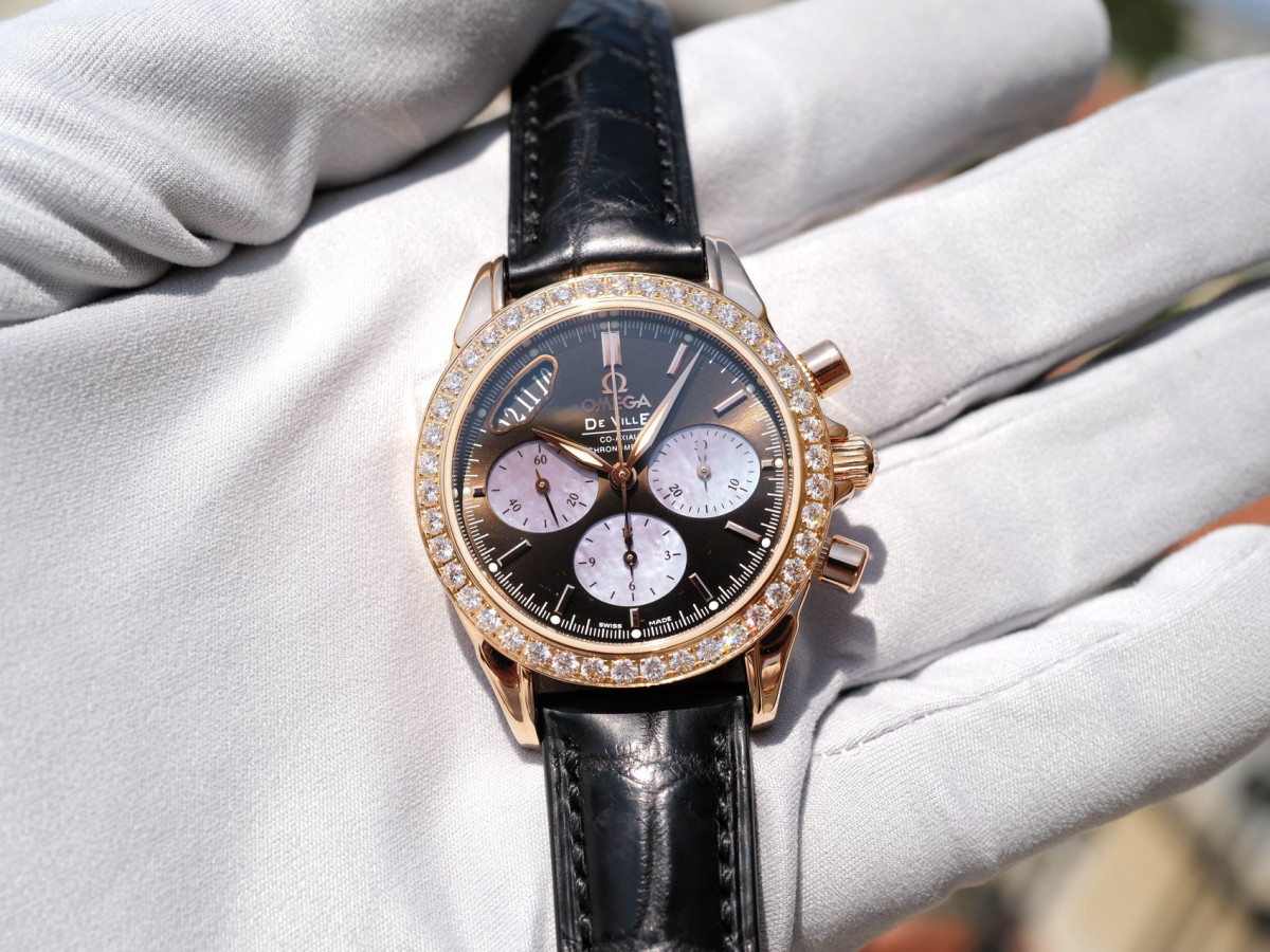 Швейцарские часы Omega De Ville Co-Axial Chronograph 18K Rose Gold Diamonds Brown MOP Dial 35