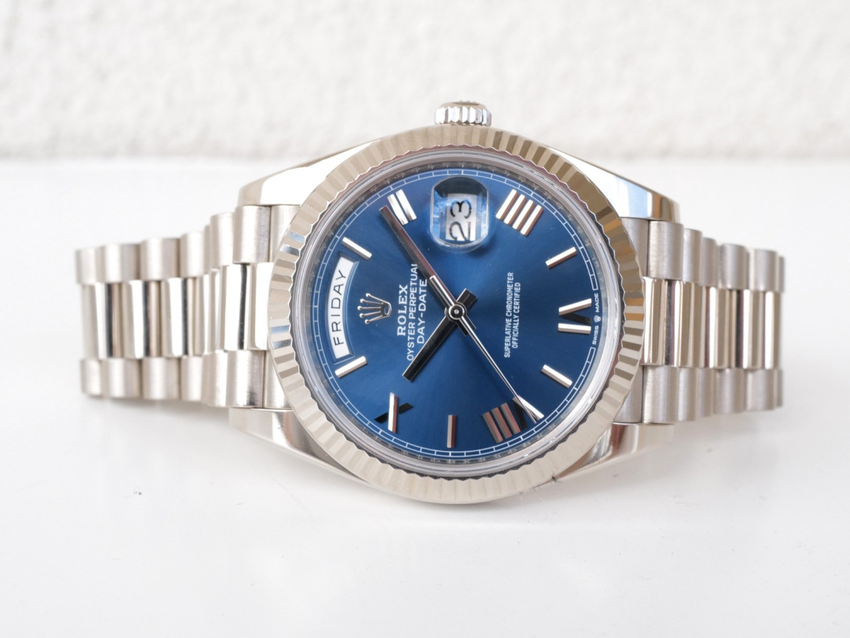 Швейцарський годинник Rolex Day-Date 40 White Gold 18K Blue Roman Dial