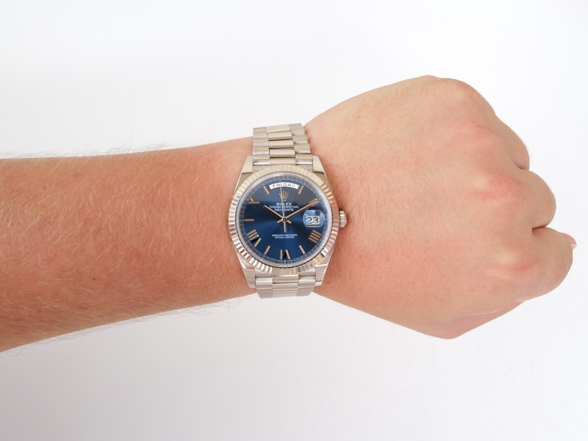 Швейцарський годинник Rolex Day-Date 40 White Gold 18K Blue Roman Dial