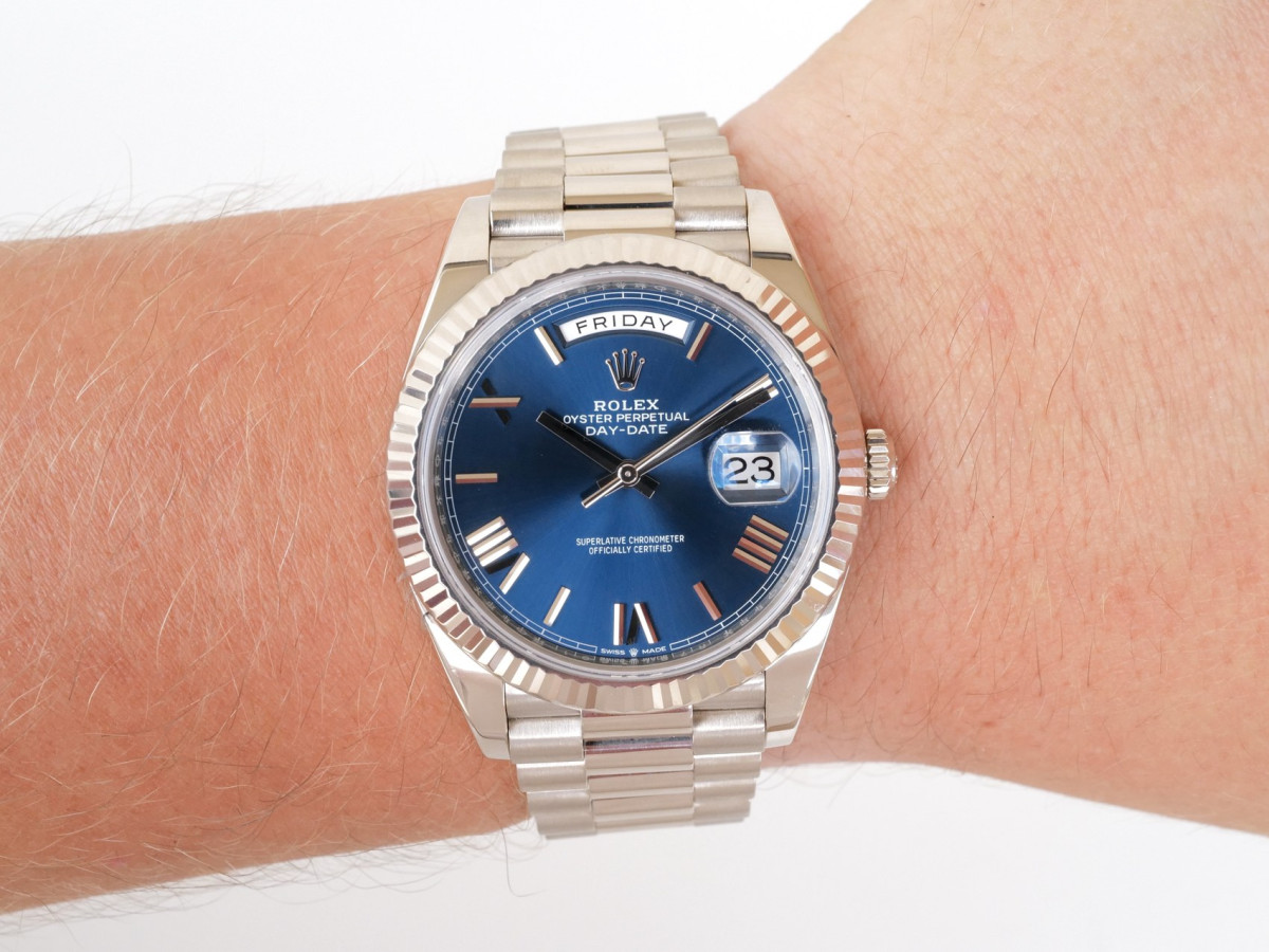 Швейцарський годинник Rolex Day-Date 40 White Gold 18K Blue Roman Dial