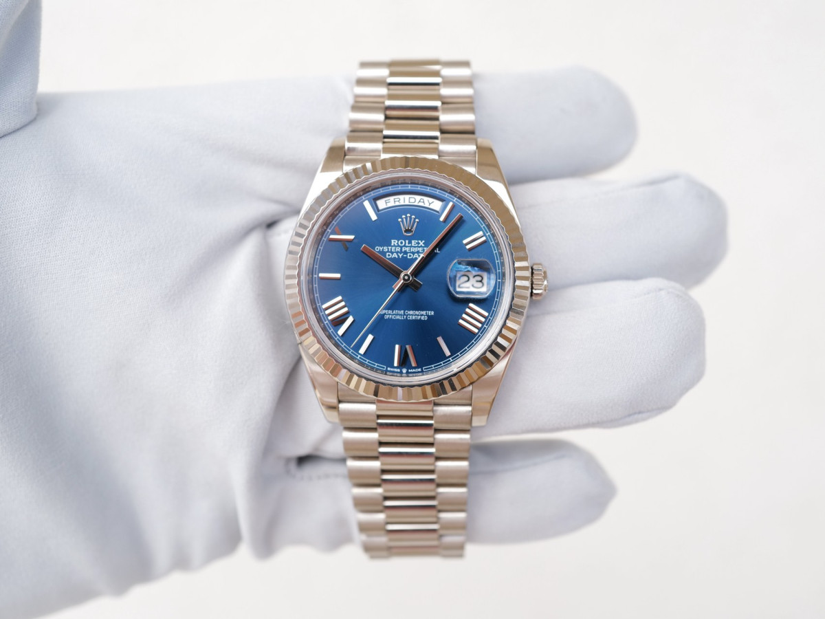 Швейцарський годинник Rolex Day-Date 40 White Gold 18K Blue Roman Dial