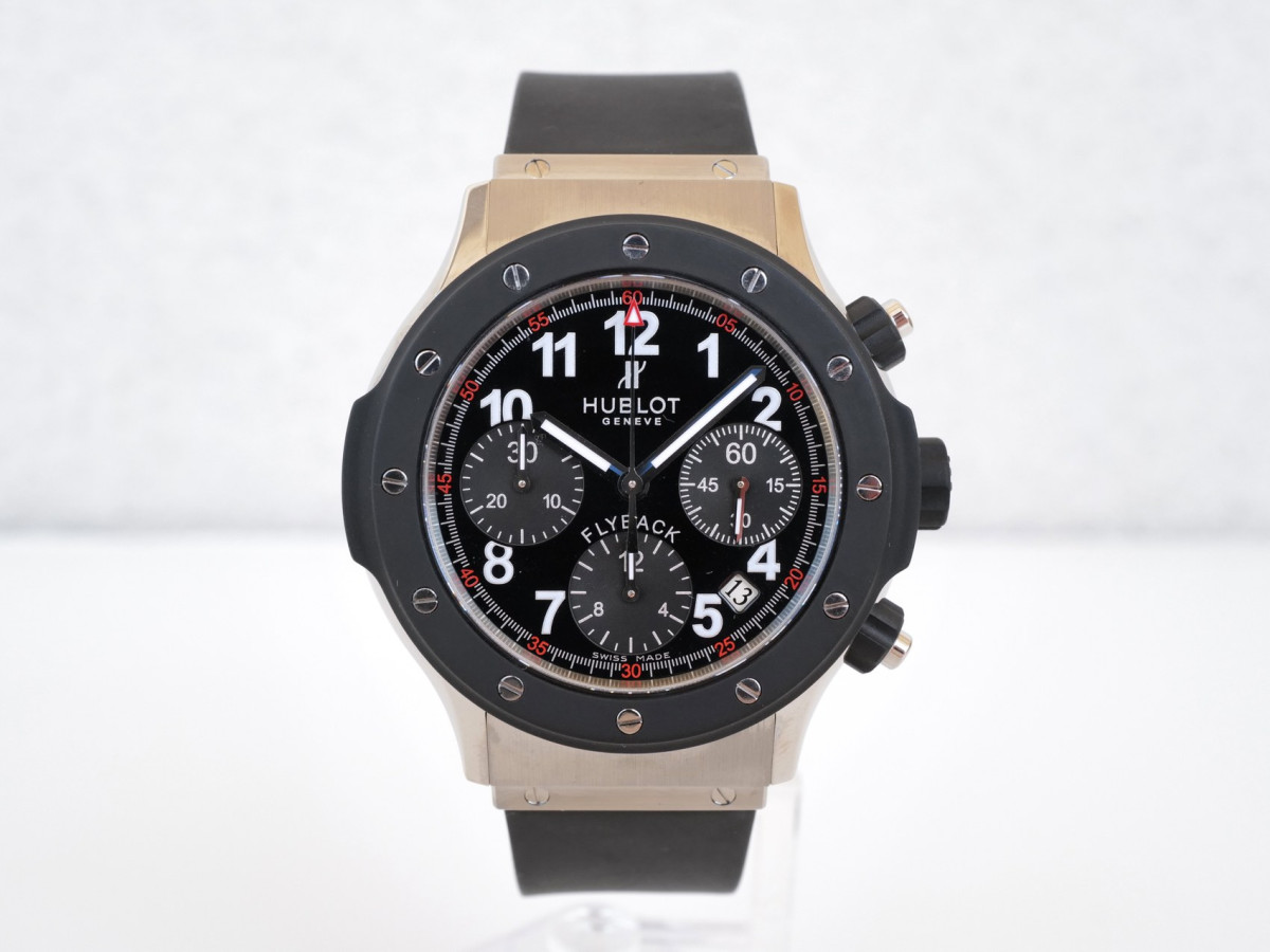 Швейцарские часы Hublot Super B Black Magic Flyback Chronograph 42