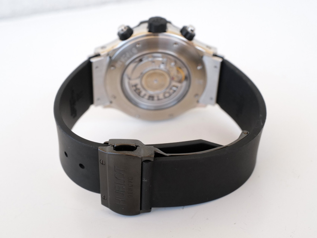 Швейцарские часы Hublot Super B Black Magic Flyback Chronograph 42