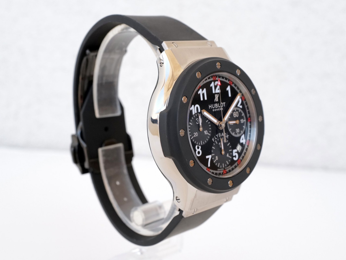 Швейцарские часы Hublot Super B Black Magic Flyback Chronograph 42