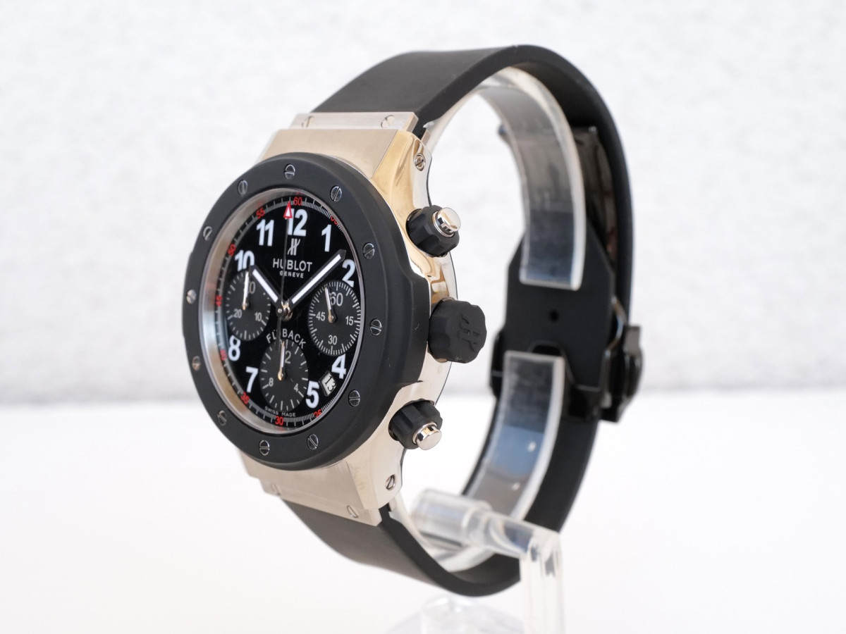 Швейцарские часы Hublot Super B Black Magic Flyback Chronograph 42