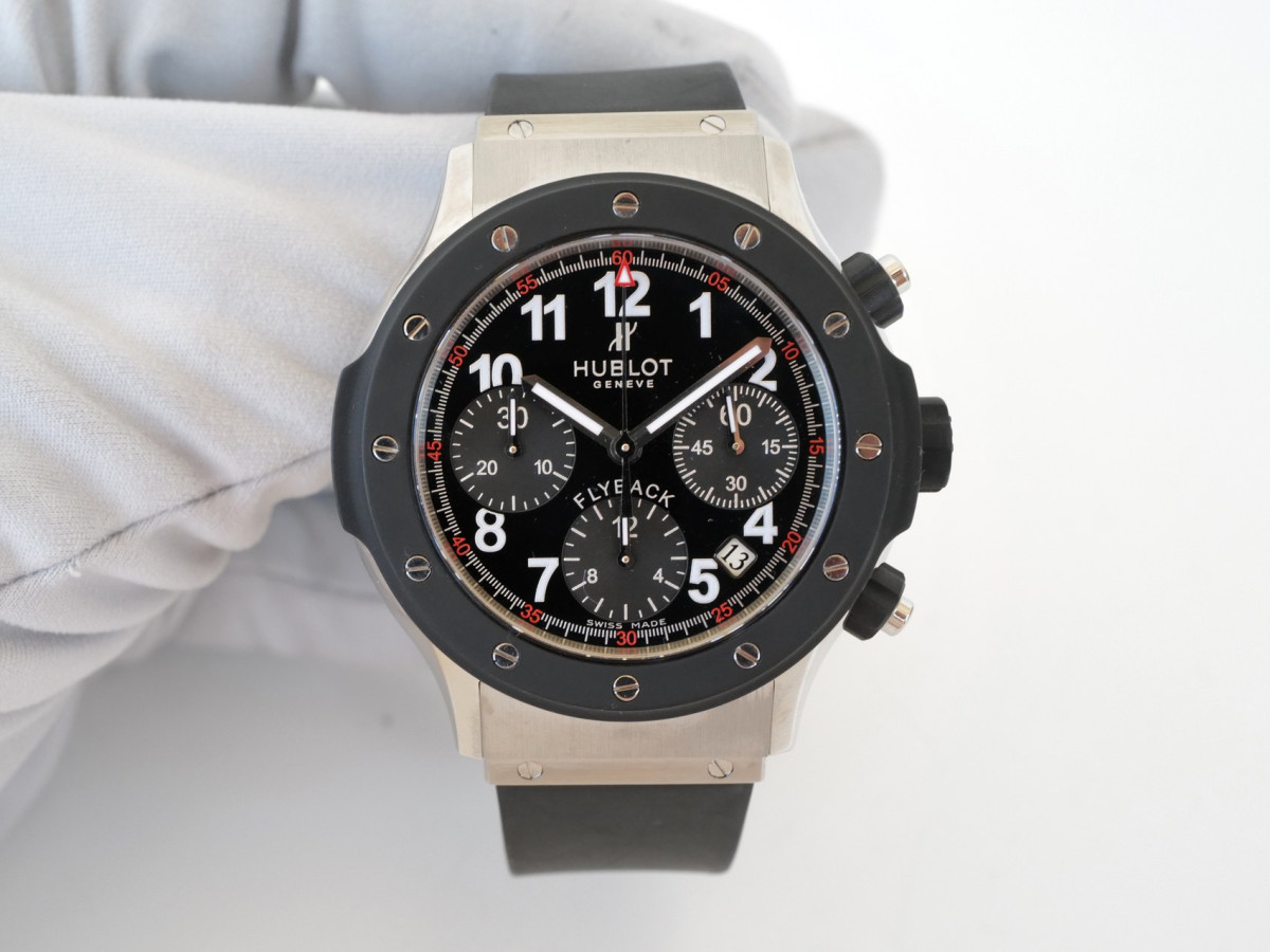 Швейцарские часы Hublot Super B Black Magic Flyback Chronograph 42